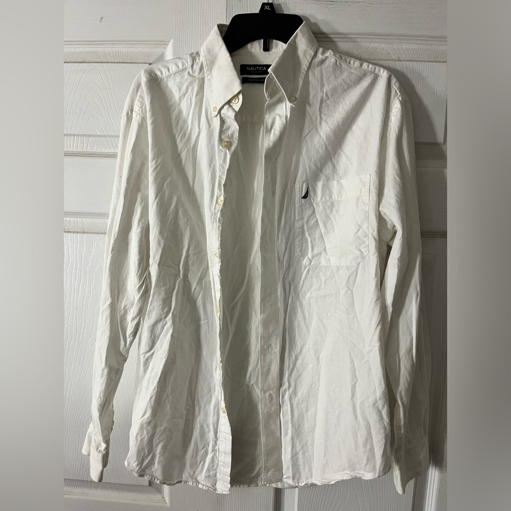 Men’s size large (16) classic fit nautica button up